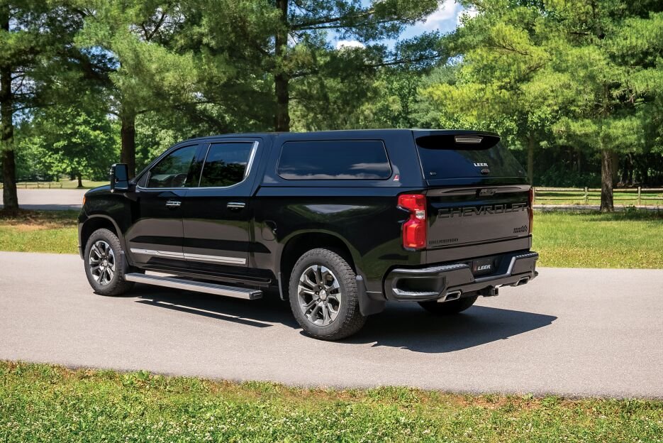 LEER 100XL Truck Topper
